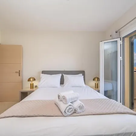 Апартаменты Vibes 5 *